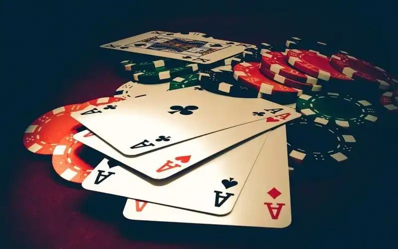 toto77 slot platform interface showing sports betting, live dealer, and slot game categories
